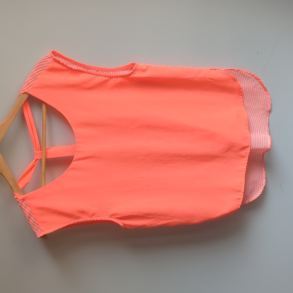 LovPosh. Women's Sherbert Orange Tank Top. Size Small.